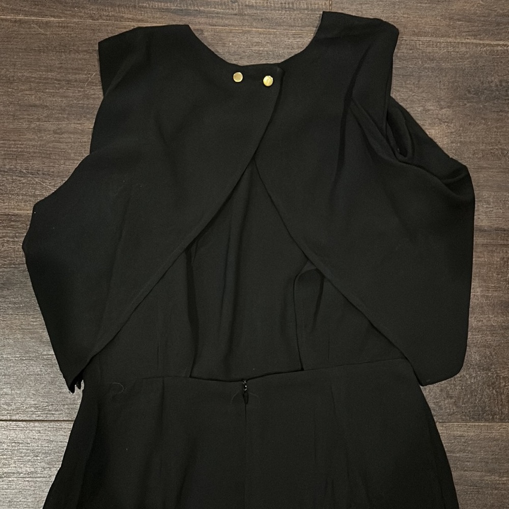 Nwt Lulu’s Jumpsuit With Open Back - image 6